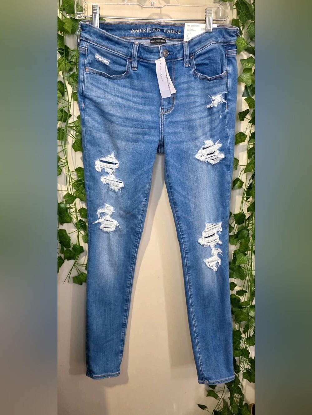Sz 8 • American Eagle Jeans • NWT